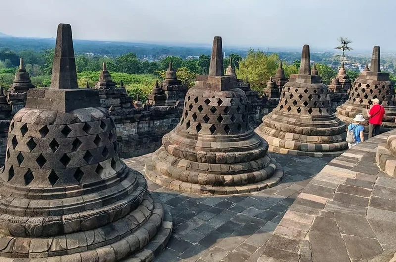 Borobudur Sunrise, garantierter Aufstieg & Prambanan